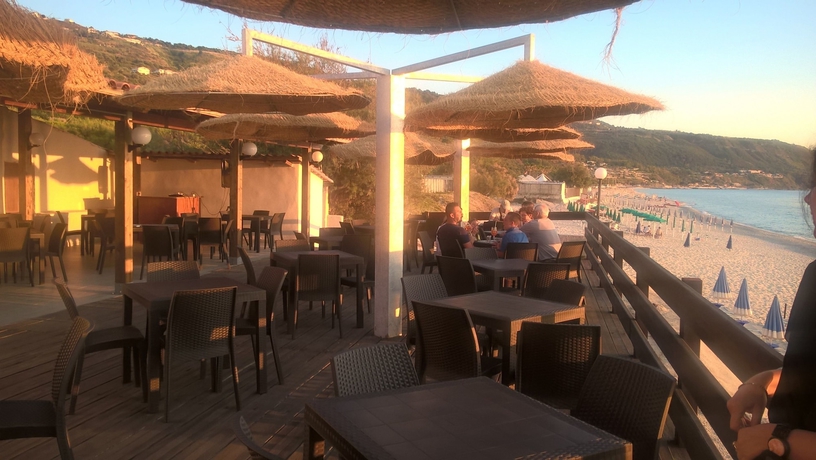 Imagen del bar/restaurante del Villaggio Borgo Marino. Foto 5