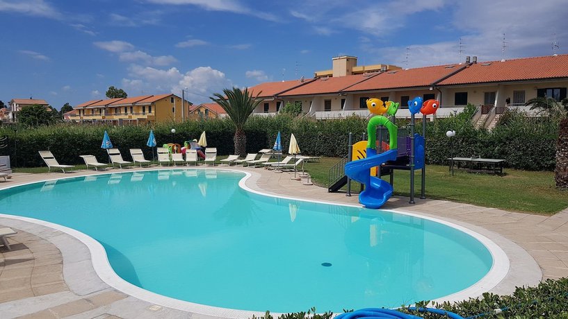 Imagen de la piscina del Villaggio Camping Costa Verde. Foto 19