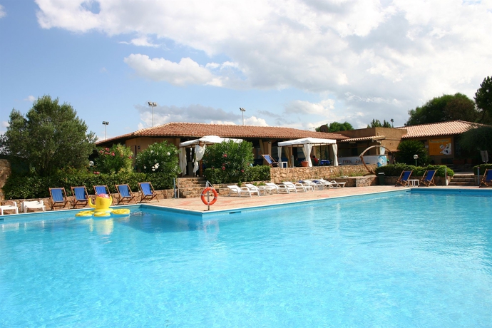 Imagen de la piscina del Villaggio Costa Paradiso. Foto 14