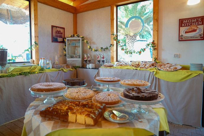 Imagen del bar/restaurante del Villaggio Emmanuele. Foto 2