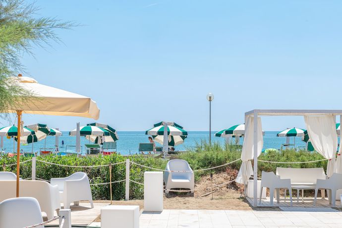 Imagen del bar/restaurante del Villaggio Farnie. Foto 4