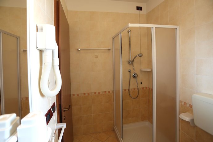 Imagen de la habitación del Villaggio Farnie. Foto 9