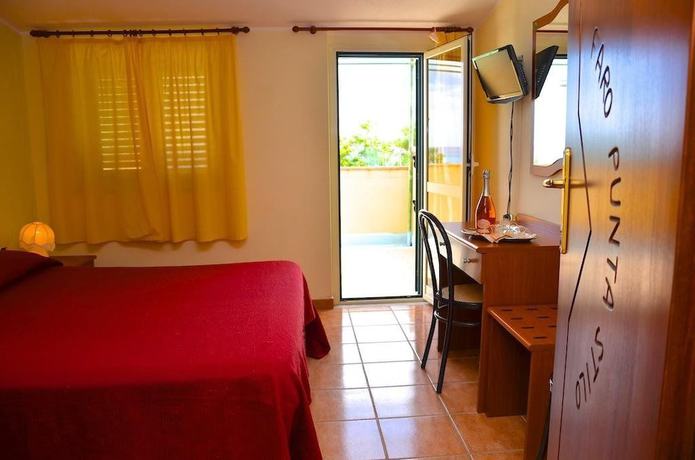 Imagen de la habitación del Villaggio Faro Punta Stilo. Foto 11