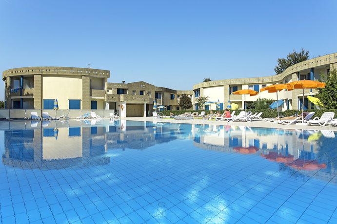Imagen de la piscina del Villaggio Girasoli. Foto 15