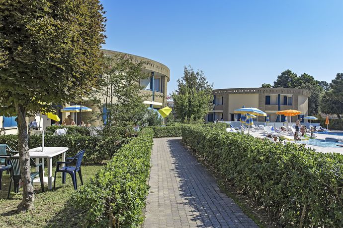 Imagen de los exteriores del Villaggio Girasoli. Foto 11