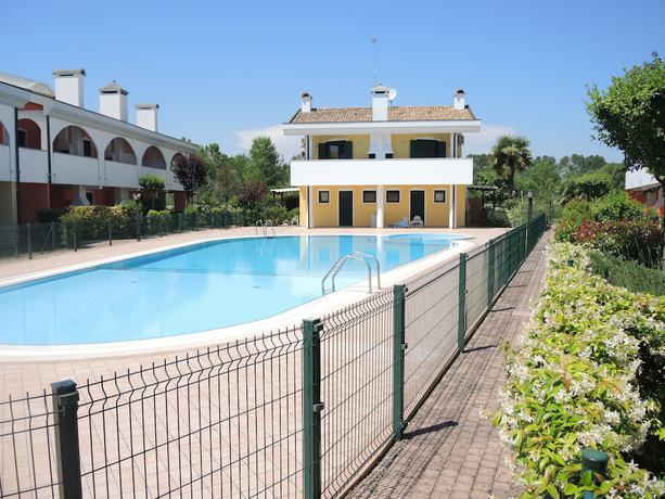 Imagen de la piscina del Villaggio Leopardi. Foto 20