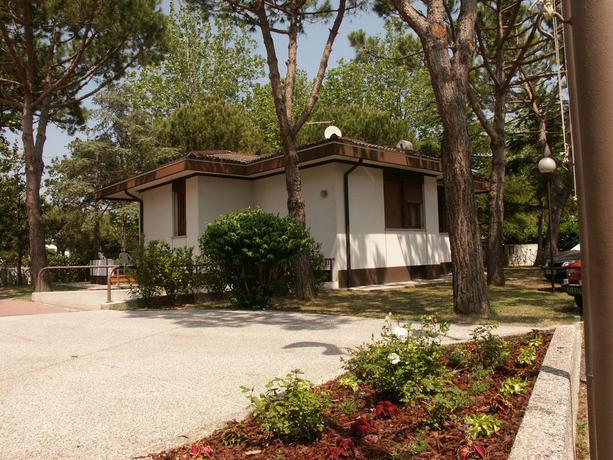 Imagen de los exteriores del Villaggio Lido. Foto 11