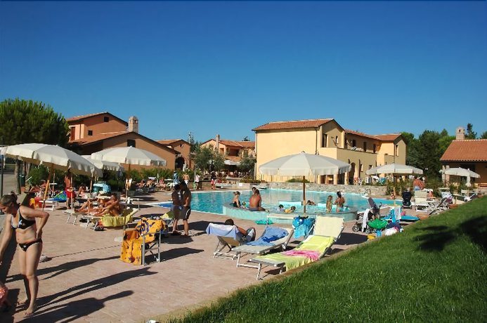 Imagen de la piscina del Villaggio Turistico Airone. Foto 17