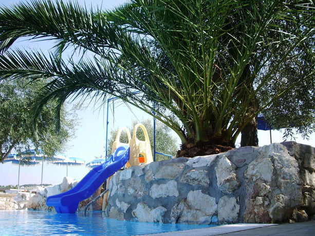 Imagen de la piscina del Villaggio Turistico Il Falco. Foto 9