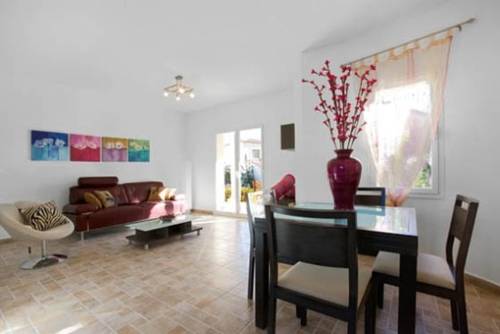Imagen de la habitación del Villas Benicadims. Foto 5