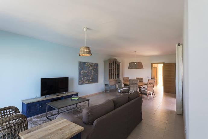 Imagen de los interiores del Villas Caleta Beach and Golf. Foto 9