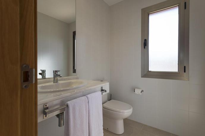 Imagen general del Villas Caleta Beach and Golf. Foto 3