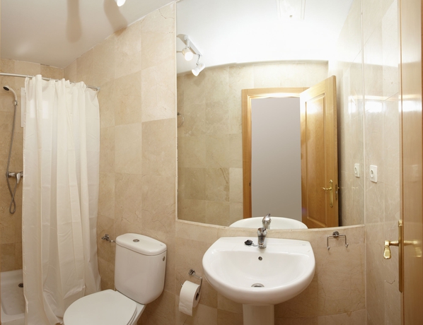Imagen de la habitación del Villas Cumbres de Salou. Foto 5