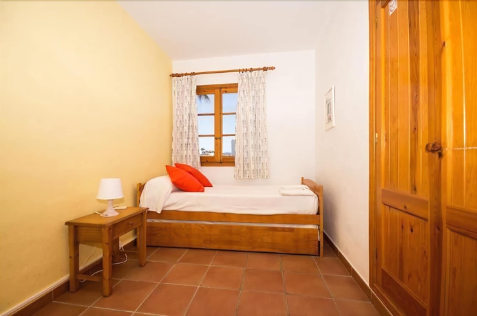 Imagen de la habitación del Villas Playas de Fornells. Foto 4