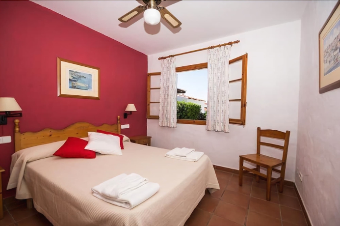 Imagen de la habitación del Villas Playas de Fornells. Foto 7