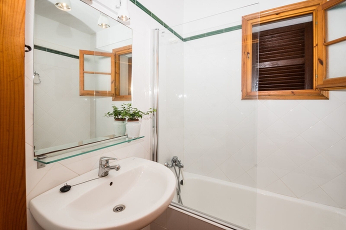 Imagen de la habitación del Villas Playas de Fornells. Foto 18