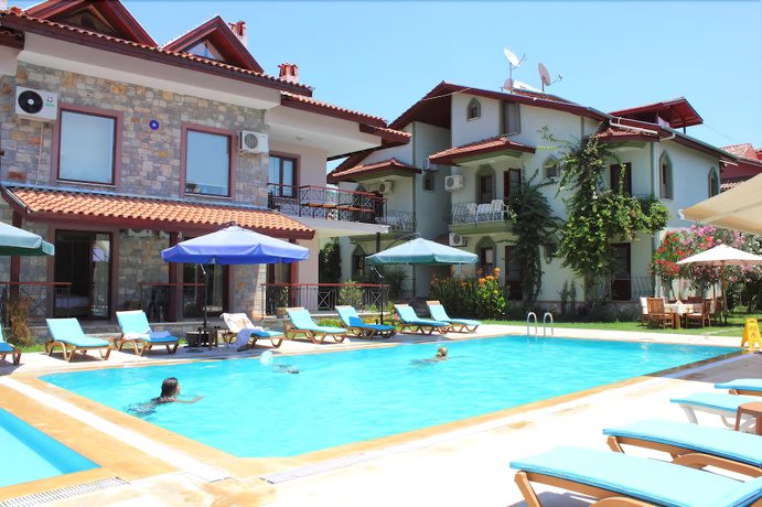Imagen de la piscina del Vira Apart Hotel. Foto 13