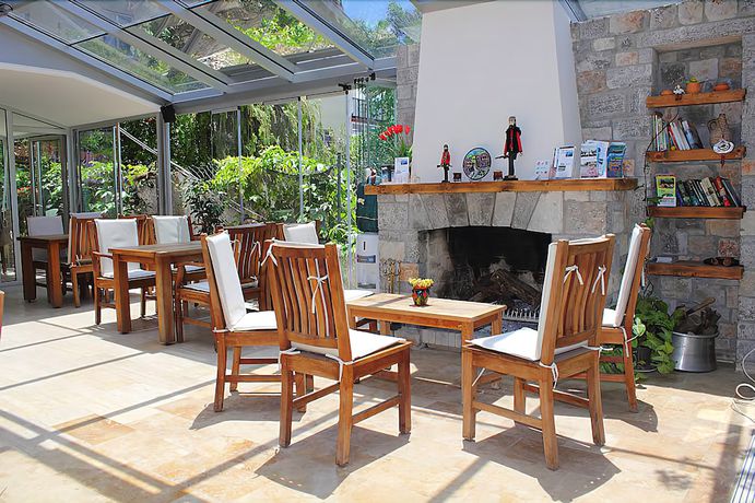 Imagen del bar/restaurante del Vira Apart Hotel. Foto 2
