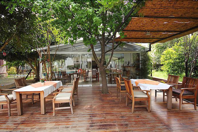Imagen del bar/restaurante del Vira Apart Hotel. Foto 3