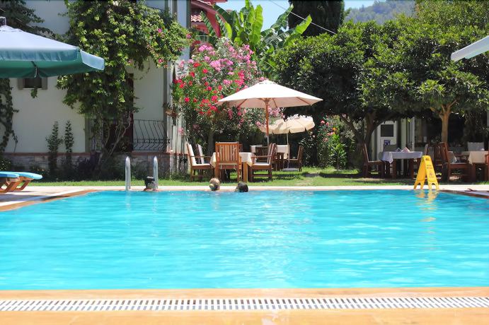 Imagen de la piscina del Vira Apart Hotel. Foto 16