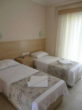 Imagen de la habitación del Viras Hotel. Foto 20