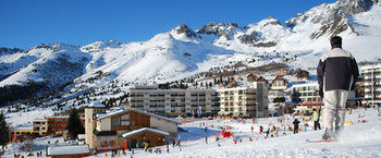 Imagen de la piscina del Vvf H&ocirc;tel Saint Fran&ccedil;ois Longchamp. Foto 15
