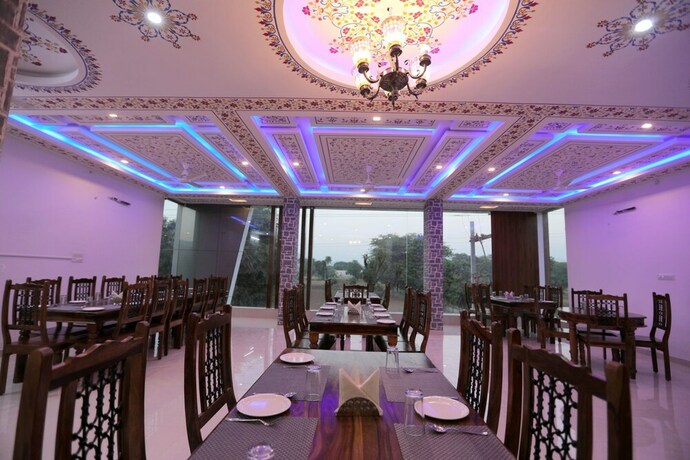 Imagen del bar/restaurante del Vyanjan Hotel And Restaurant. Foto 3