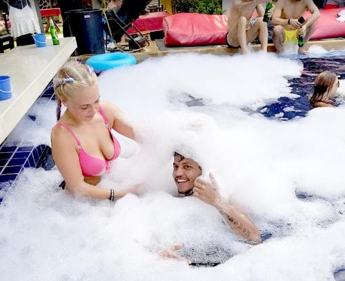 Imagen general del WET! a Pool Party Hostel by Wild & Wandering. Foto 8