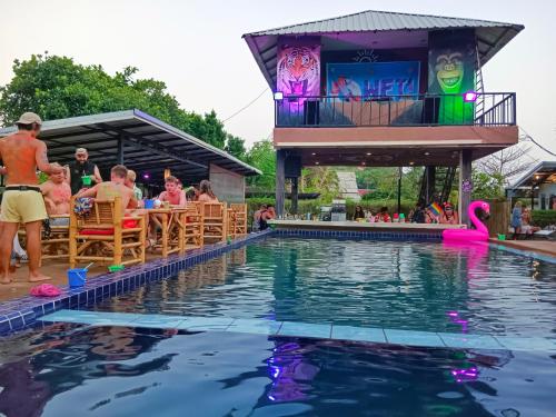 Imagen general del WET! a Pool Party Hostel by Wild & Wandering. Foto 14