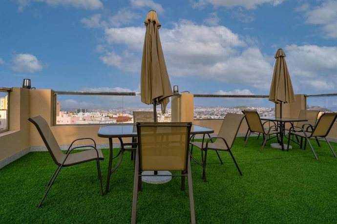 Imagen de la habitación del W-Suites Al Souda. Foto 12