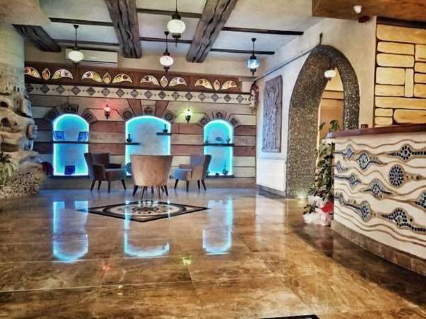 Imagen de los interiores del Waha Hotel. Foto 19