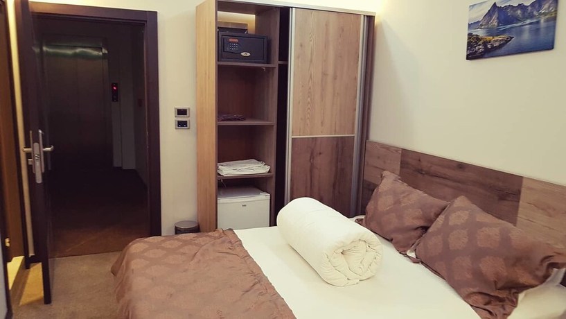 Imagen de la habitación del Waha Hotel. Foto 15