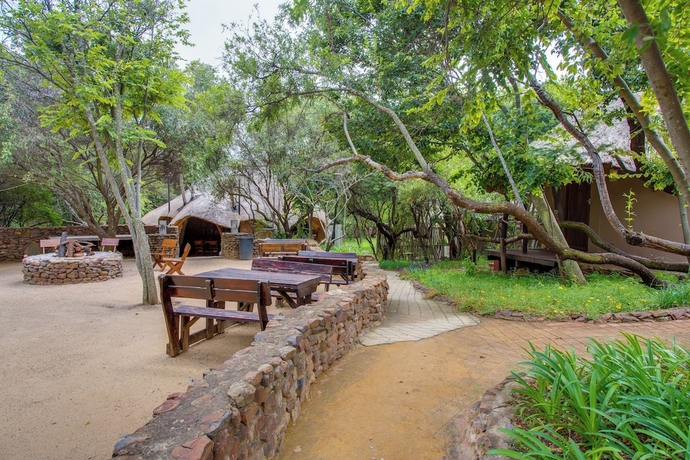 Imagen de los exteriores del Warthogs Bush Lodge. Foto 8