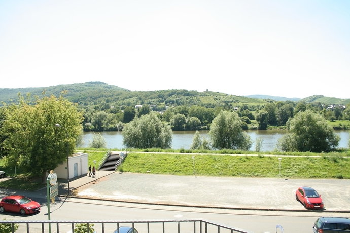 Imagen de los exteriores del Weinhaus Stettler. Foto 13
