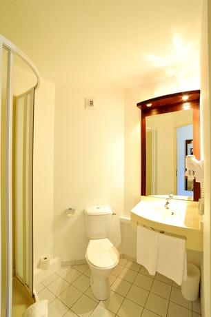 Imagen de la habitación del Welcomotel Beauvais Aéroport. Foto 11