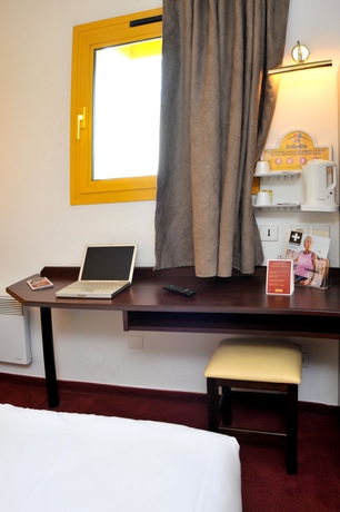 Imagen de la habitación del Welcomotel Beauvais Aéroport. Foto 12