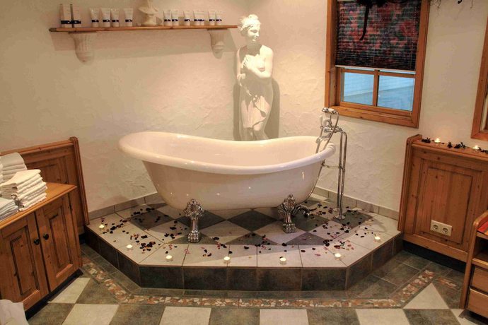 Imagen de la piscina del Wellnesshotel B&uuml;rgerstuben, Willingen. Foto 16