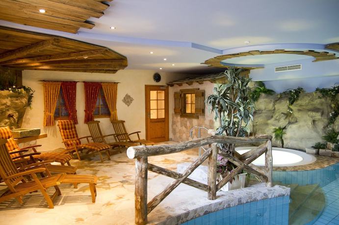 Imagen de la piscina del Wellnesshotel B&uuml;rgerstuben, Willingen. Foto 17