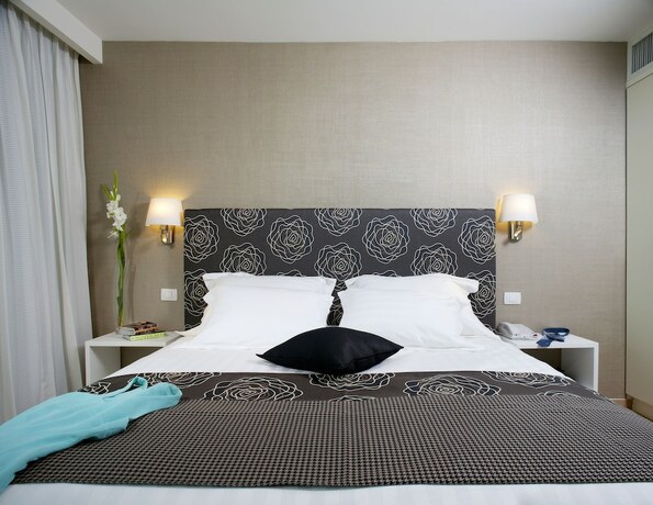 Imagen de la habitación del West All Suite Boutique Ashdod. Foto 20