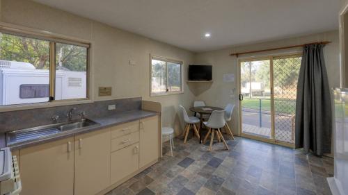 Imagen de la habitación del West View Caravanpark. Foto 15