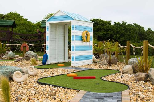 Imagen general del Whitecliff Bay Holiday Park. Foto 1
