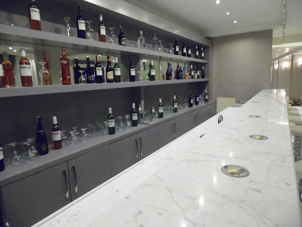 Imagen del bar/restaurante del Winecity Hotel, DEMRE. Foto 3