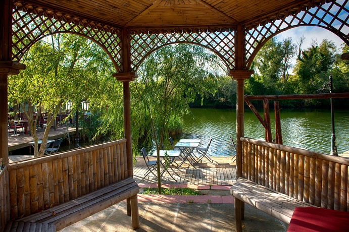 Imagen de la piscina del Wineport Lodge Agva. Foto 13