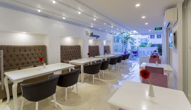 Imagen del bar/restaurante del Wise Hotel Spa and Adult Only. Foto 2