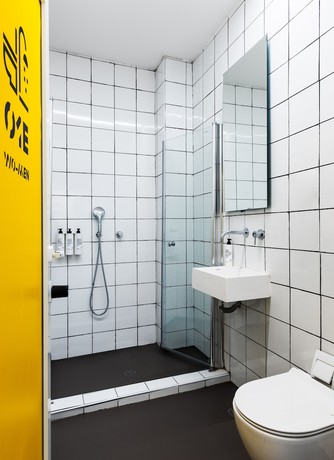 Imagen de la habitación del Wom Allenby Pod Hotel - a member of Brown Hotels. Foto 16