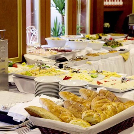 Imagen del bar/restaurante del Work and Home Hotel Suites. Foto 3