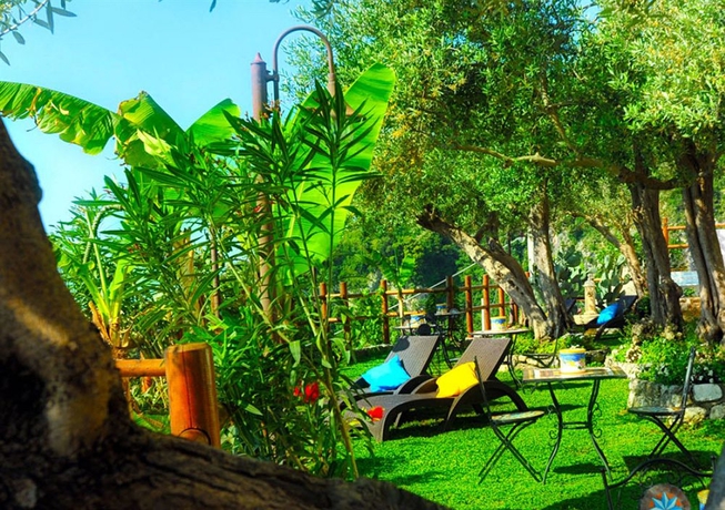 Imagen de los exteriores del World Center. Foto 13