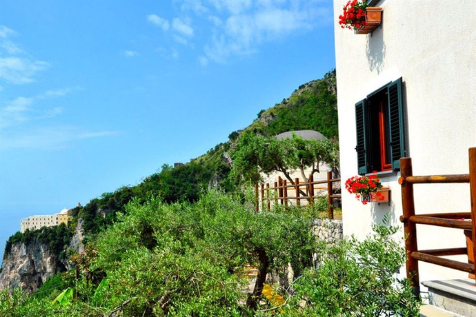 Imagen de los exteriores del World Center. Foto 15