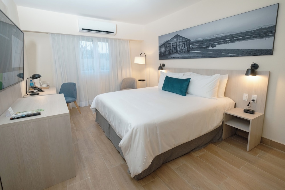 Imagen de la habitación del Wyndham Garden El Morro Montecristi. Foto 6