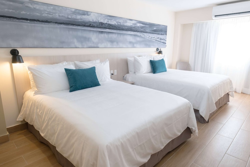 Imagen de la habitación del Wyndham Garden El Morro Montecristi. Foto 12